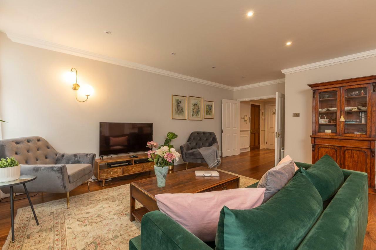 Joivy Beautiful 2 Bed Apt In The Heart Of Mayfair, Close To Tube Apartment London Bagian luar foto